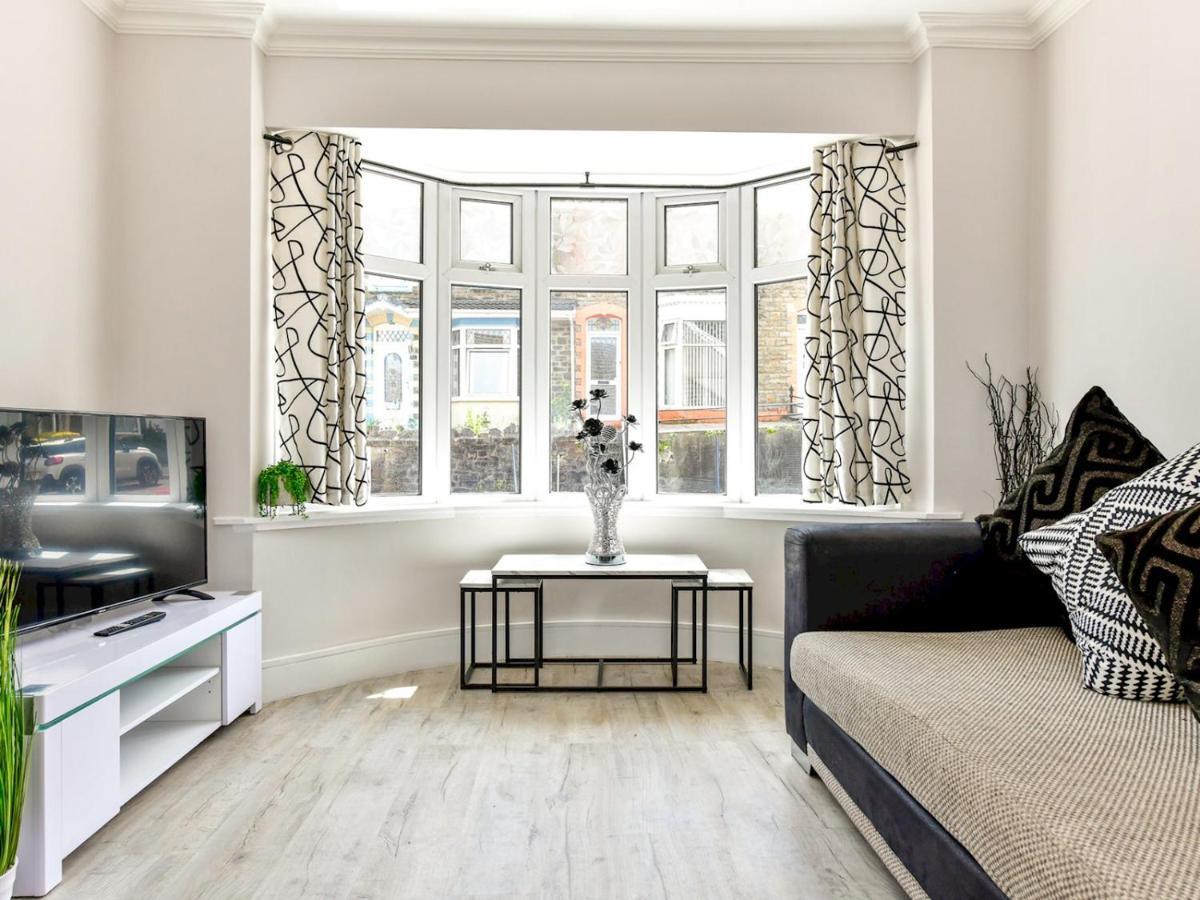 Pass The Keys Newly Refurbished Modern Bungalow - Pets Welcome Villa Swansea Exterior foto