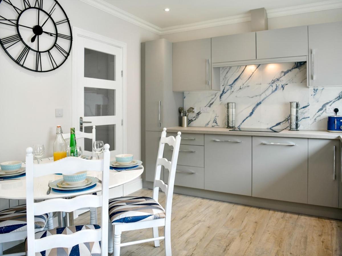 Pass The Keys Newly Refurbished Modern Bungalow - Pets Welcome Villa Swansea Exterior foto